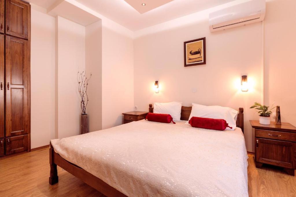 Downtown Rooms นิส ภายนอก รูปภาพ